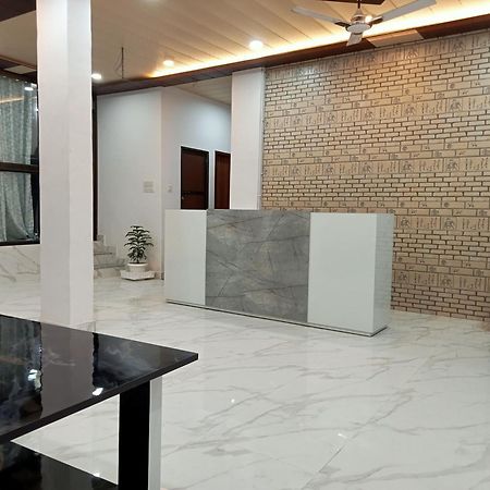 Hotel 5 Petals Varanasi Exterior foto