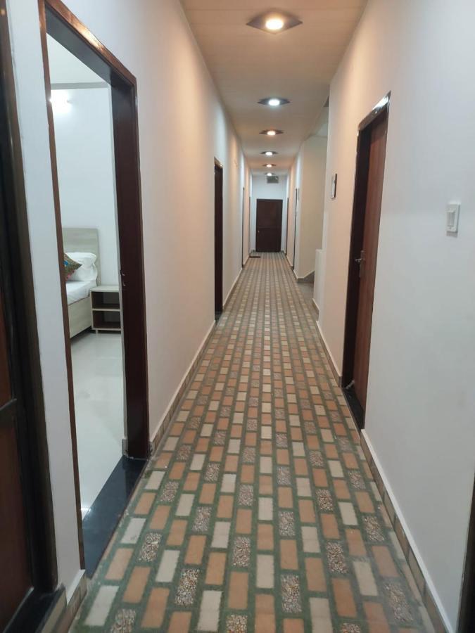 Hotel 5 Petals Varanasi Exterior foto