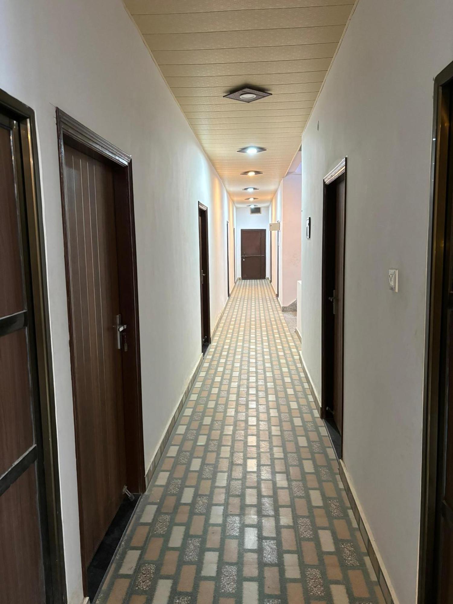 Hotel 5 Petals Varanasi Exterior foto